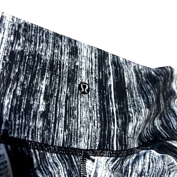 Lululemon High Times Pant Heat Wave White Black Womens Size 6/8 - Picture 2 of 4